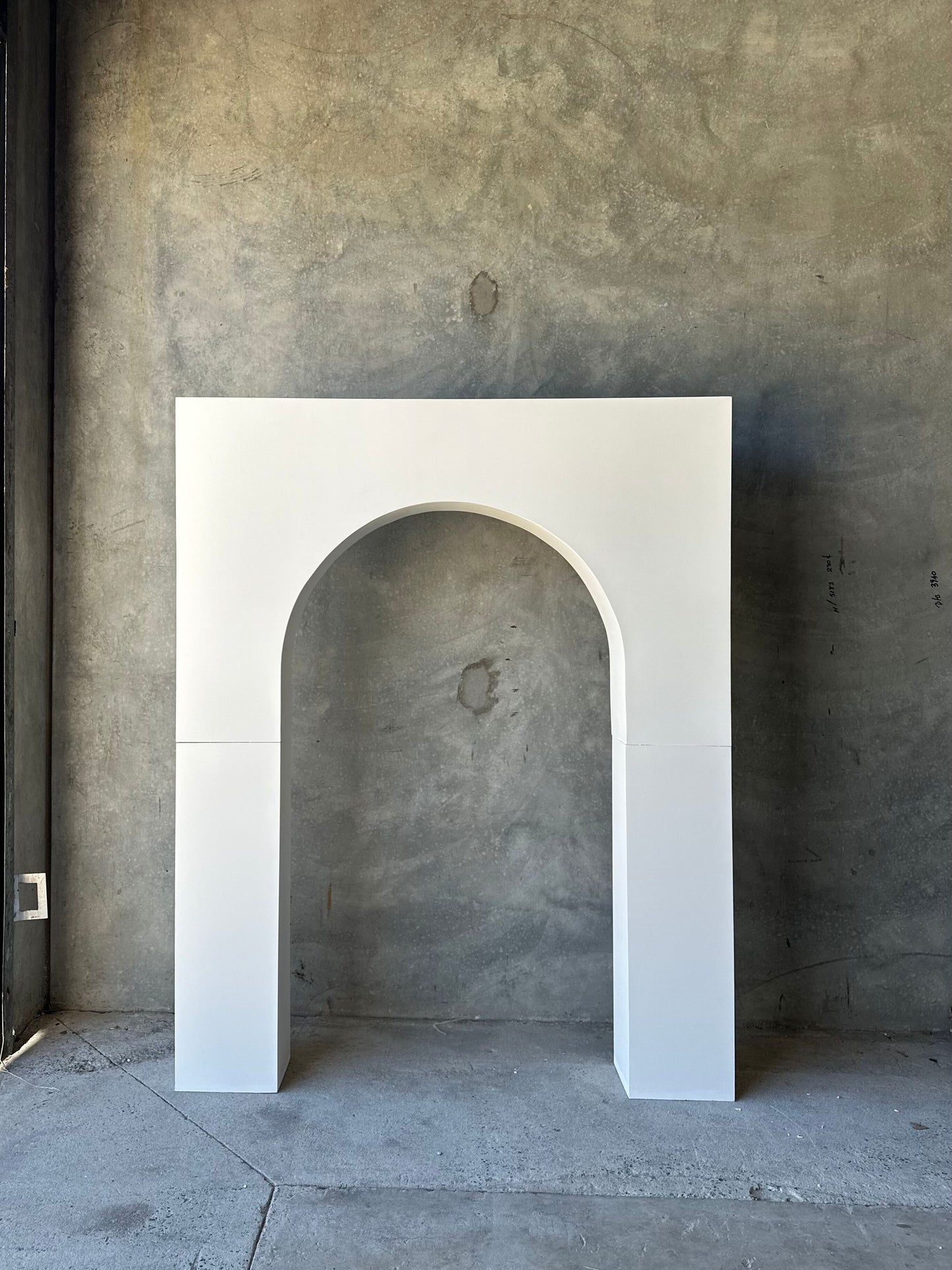 WHITE 3D RECTANGULAR ARCH